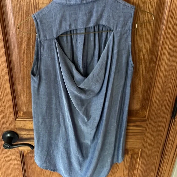 Cabi chambray tunic XS pit to pit 16in - Picture 2 of 4
